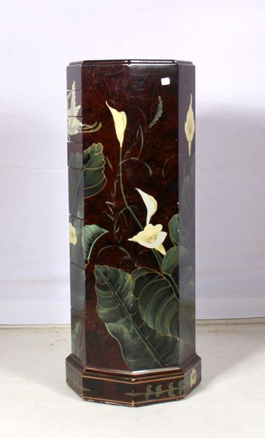Chiffonnier octogonale en bois laqué polychrome,...