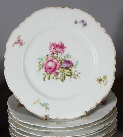 HAVILAND

- 13 assiettes à dessert en porcelaine...