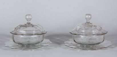 Paire de confituriers couverts et leurs coupelles...