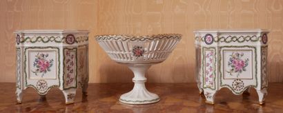 *HAVILAND
Paire de cache-pots carrés quadripodes...