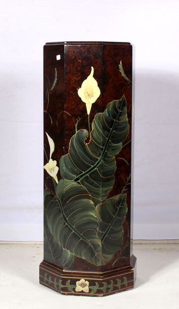 Chiffonnier octogonale en bois laqué polychrome,...