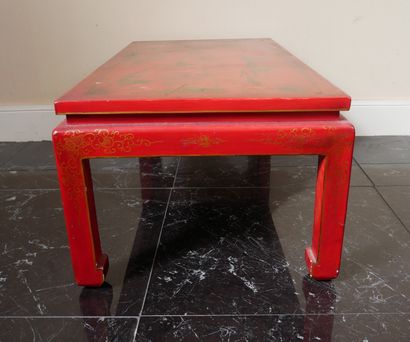 Table basse rectangulaire à pieds droits...