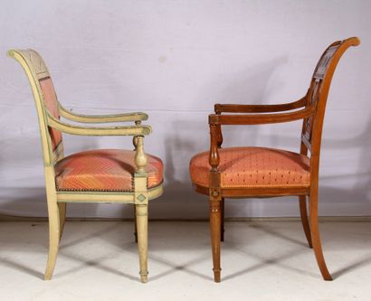 Chaise et fauteuil en bois laqué crème et...