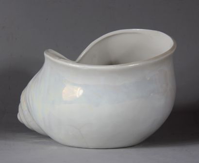 CHRISTIAN DIOR - JPF

Vase en faïence émaillé...
