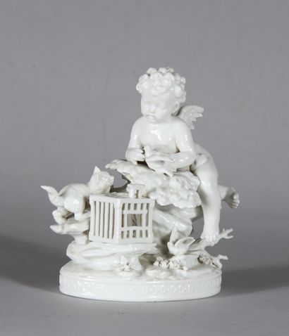 Groupe en porcelaine blanche représentant...