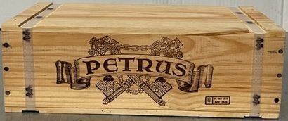 2 bouteilles PETRUS, Pomerol 2012, cb