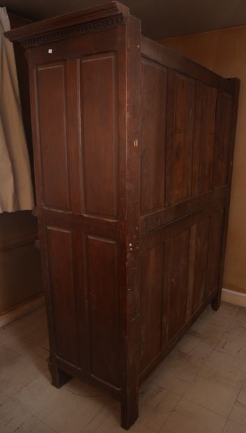 *Buffet deux corps en bois naturel ouvrant...