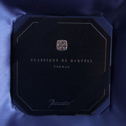 Une bouteille de cognac CLASSIQUE DE MARTELL...
