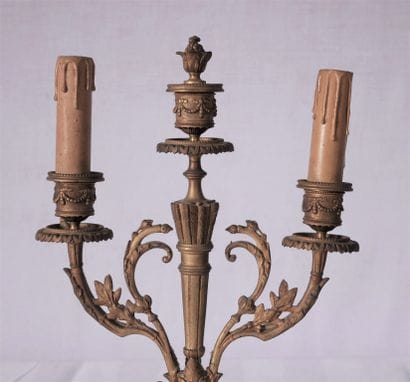 Paire de candélabres en bronze et marbre...