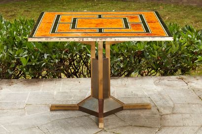 Deux tables carrés à piètement en métal patiné,...
