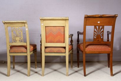 Chaise et fauteuil en bois laqué crème et...