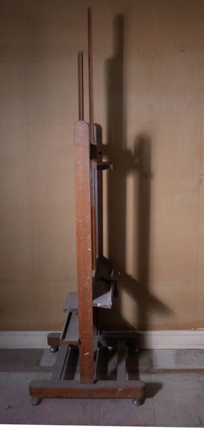 *Chevalet en bois naturel
H : 218 L : 63...