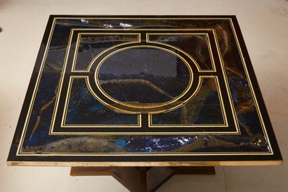 Deux tables carrés à piètement en métal patiné,...