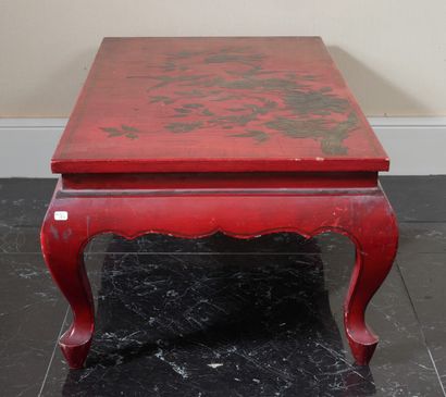 Table basse rectangulaire à pieds cambrés...