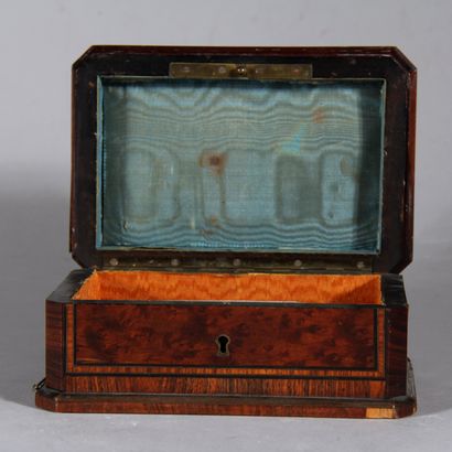 Boite à bijoux en placage de ronce, Napoléon...