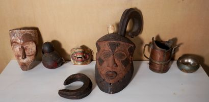 *Masques et divers souvenirs de voyage (...