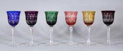 CRISTAL DE LORRAINE

Six verres sur pied...