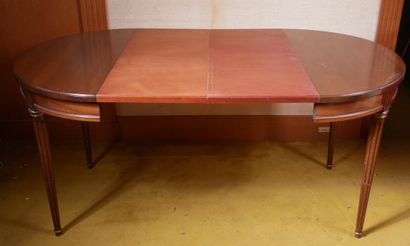 *Table de salle à manger en bois teinté à...