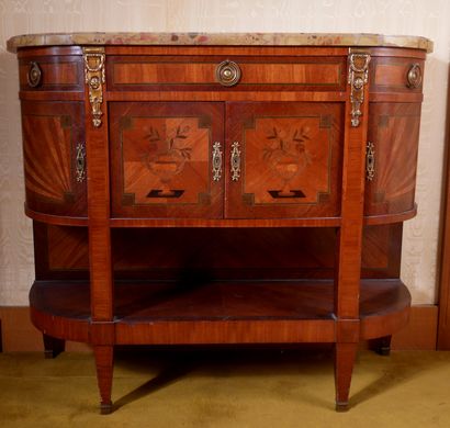 *Buffet demi-lune en bois de placage marqueté...