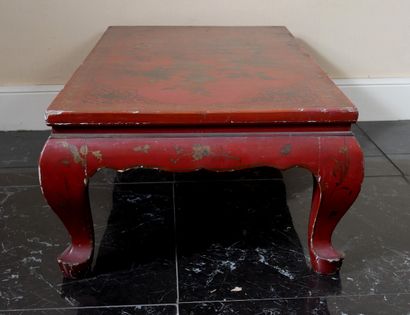 Table basse rectangulaire à pieds cambrés...