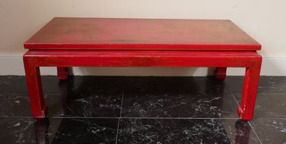 Table basse rectangulaire à pieds droits...