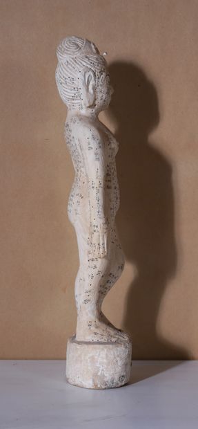 *Statue d'acupuncture en bois laqué blanc,...