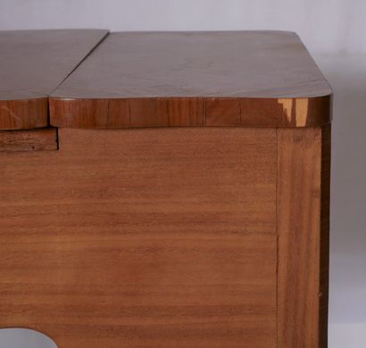 Coiffeuse en bois de placage, style Transition

H...
