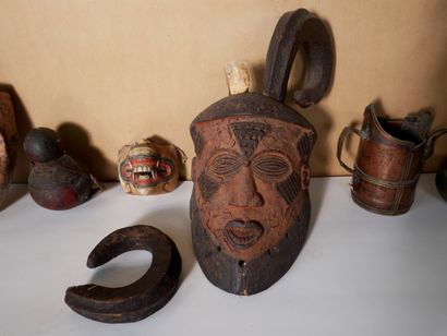 *Masques et divers souvenirs de voyage (...