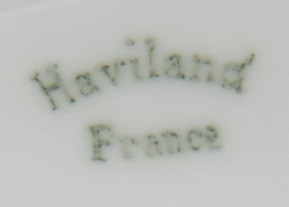 HAVILAND

- 13 assiettes à dessert en porcelaine...