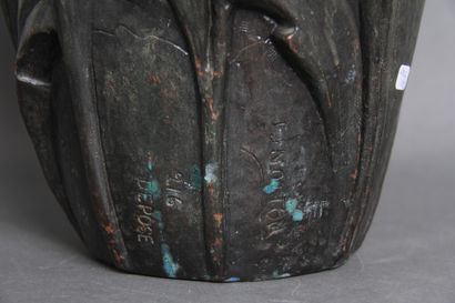 JT NOTTON
Vase en plâtre à application de...