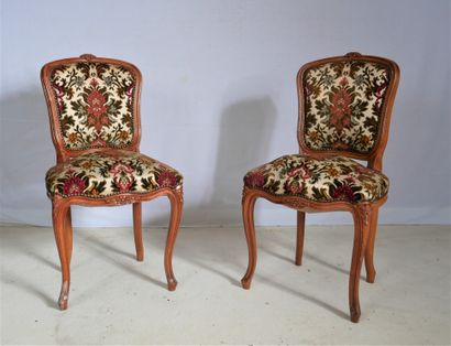 Paire de chaises cabriolets en bois naturel,...