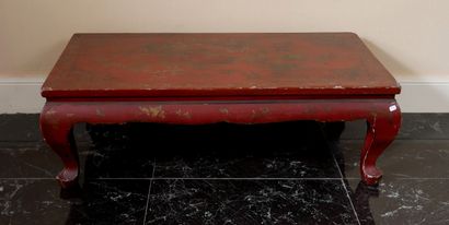 Table basse rectangulaire à pieds cambrés...