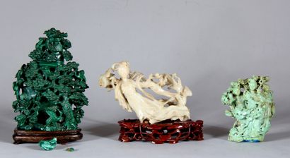 Lot de sculptures en pierre dure :

Vase...