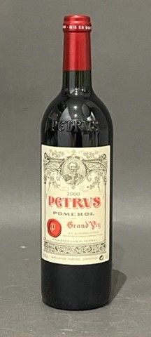 Une bouteille PETRUS, Pomerol 2000