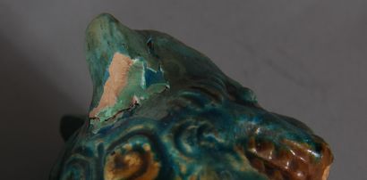 Deux bougeoirs en céramique polychrome en...