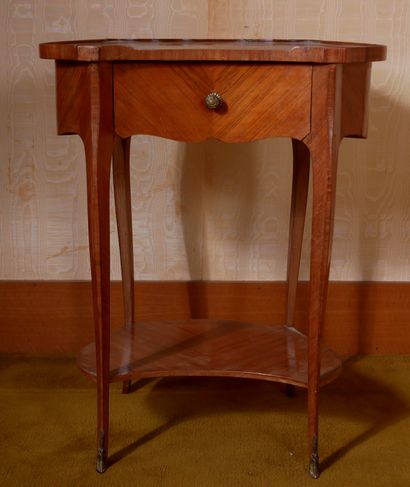 *Table de salon rognon en bois de placage...