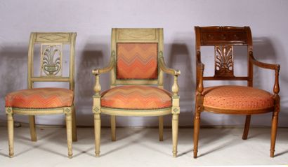 Chaise et fauteuil en bois laqué crème et...
