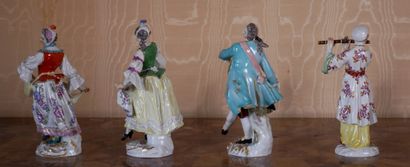 *MEISSEN	
Quatre statuettes en porcelaine...
