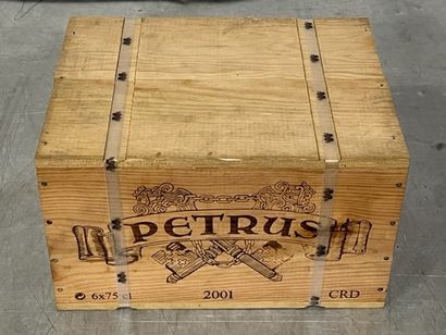6 bouteilles PETRUS, Pomerol 2001, cb