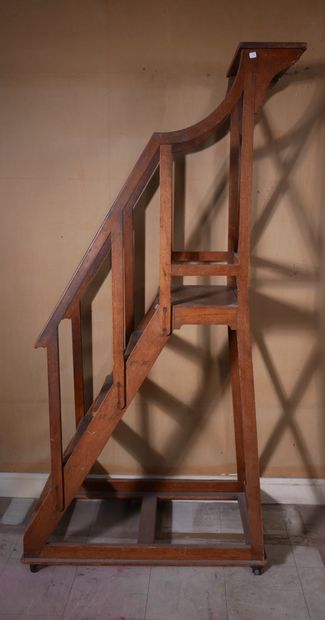 *Escalier de bibliothèque en bois naturel
H...