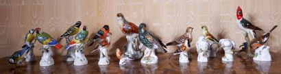 *MEISSEN
Dix sept statuettes en porcelaine...