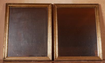 *Paire de glaces rectangulaires en bois doré
60...