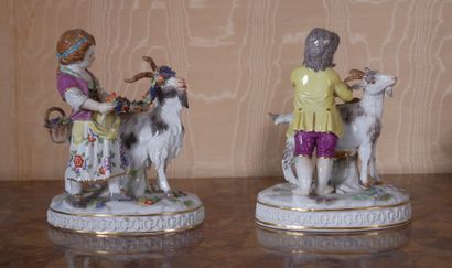 *MEISSEN	
Groupe en porcelaine polychrome...