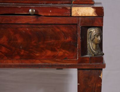 Bureau bonheur du jour en placage d'acajou,...