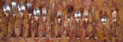 *Partie de ménagère en métal argenté (fortes...