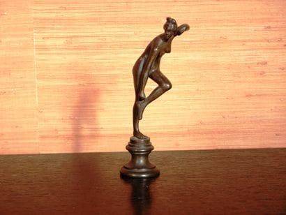 Ecole contemporaine
Femme nue
Sculpture en...