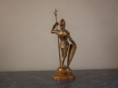 Ecole moderne
Chevalier en armure debout
Sculpture...