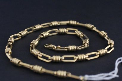 Collier articulé en or jaune, les maillons...