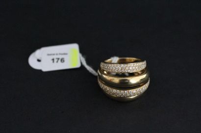 Bague en or jaune à quatre godrons, deux...
