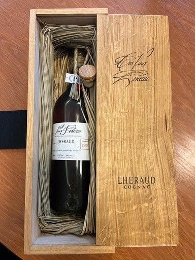 1 bottle Vieux Pineau famille LHERAUD 1962,...